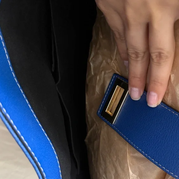 Italian Blue Leather Tote Bag - Picture 8 of 9